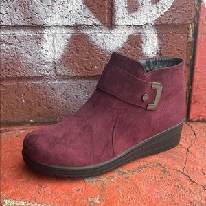Women's Suede Ankle Boots - Burgundy